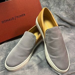 Donald Pliner mens sneaker loafer size 11m New without tags
